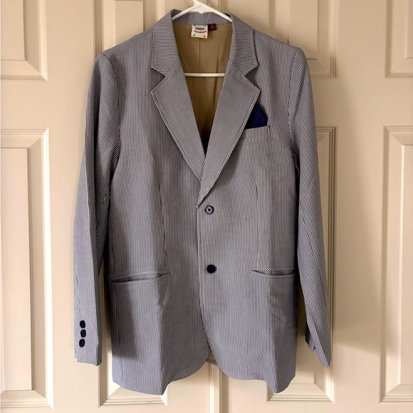NWT boys size 16 seersucker blazer, fully lined & includes a navy pocket square - Picture 1 of 7